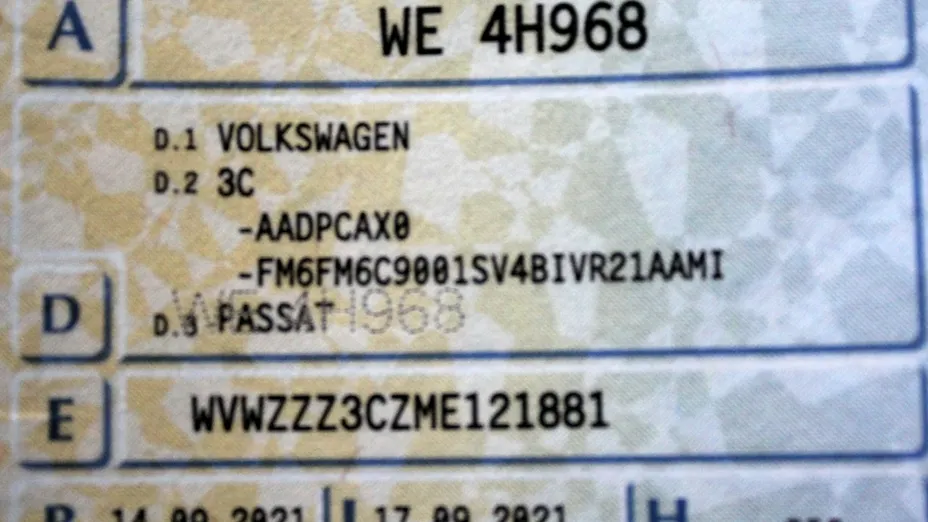VOLKSWAGEN Passat -
