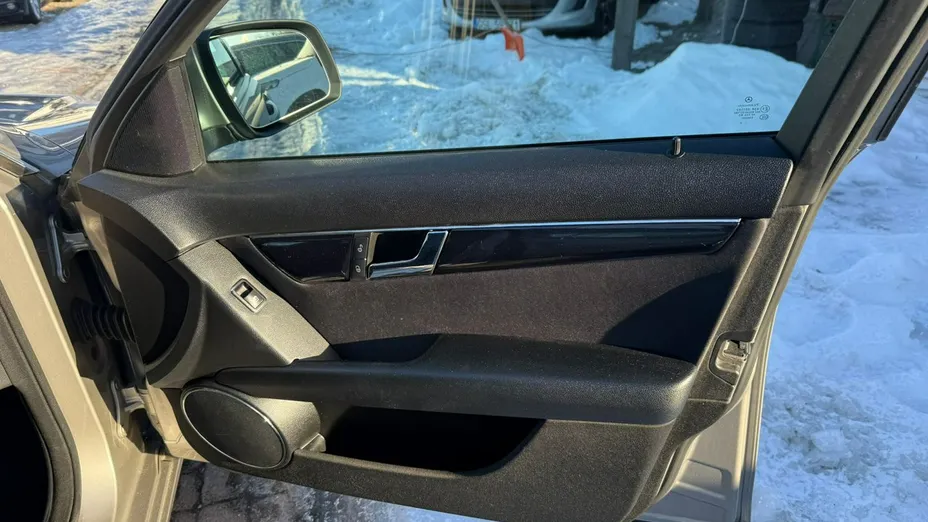MERCEDES-BENZ C Klasa -