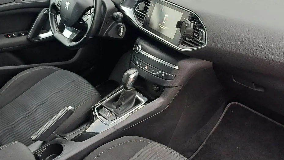 PEUGEOT 308 -