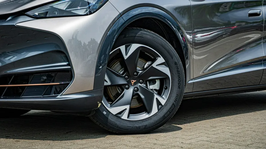 CUPRA Tavascan -