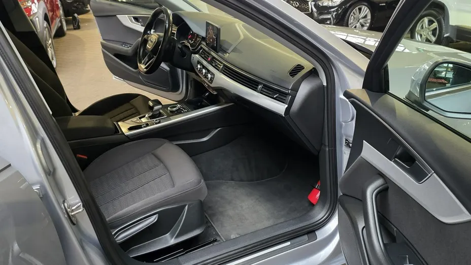 AUDI A4 -