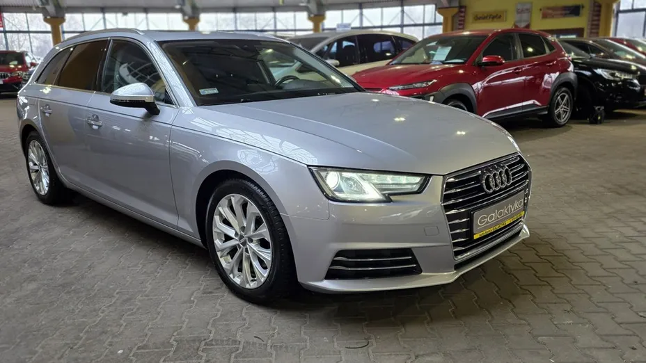AUDI A4 -