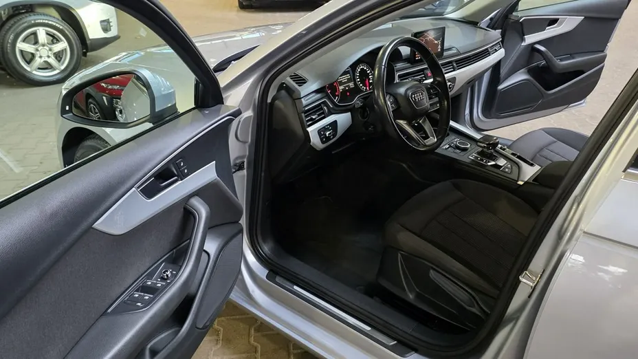 AUDI A4 -