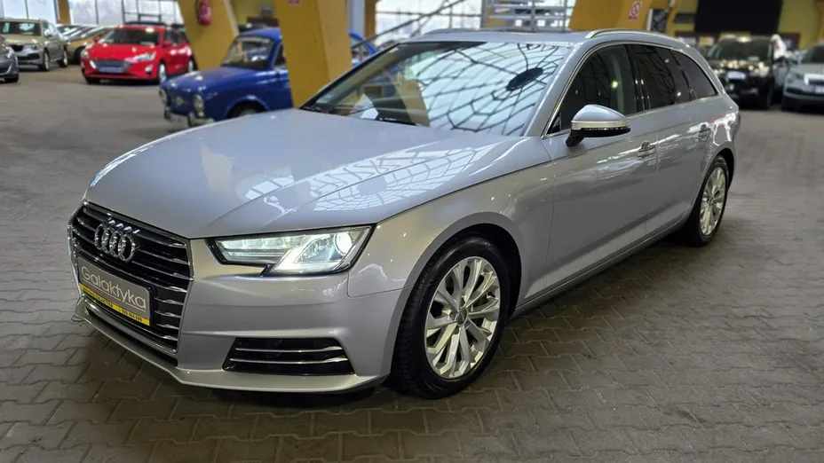 AUDI A4 -