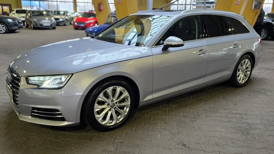 AUDI A4 -