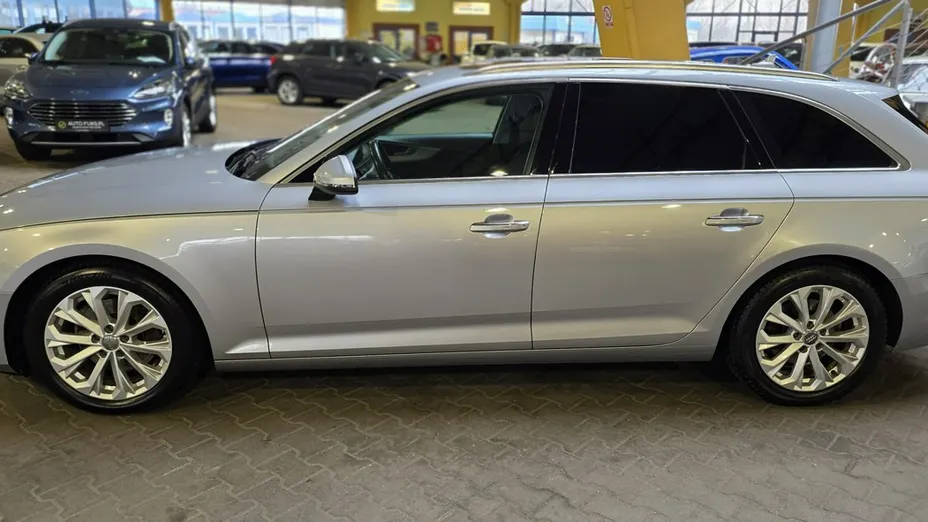 AUDI A4 -