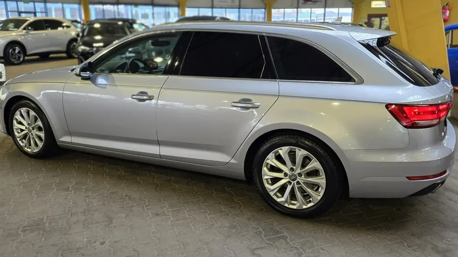AUDI A4 -