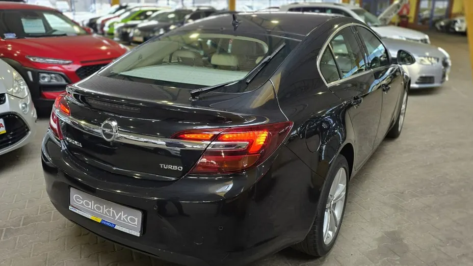 OPEL Insignia -
