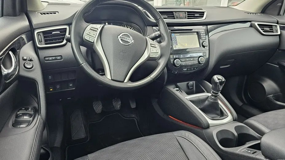 NISSAN Qashqai -