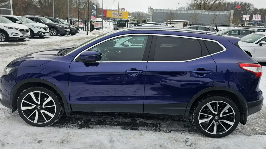 NISSAN Qashqai -