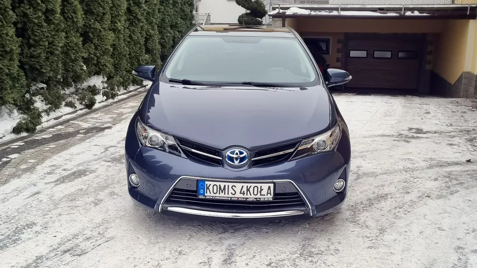 TOYOTA Auris -