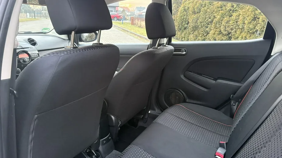 MAZDA 2 -