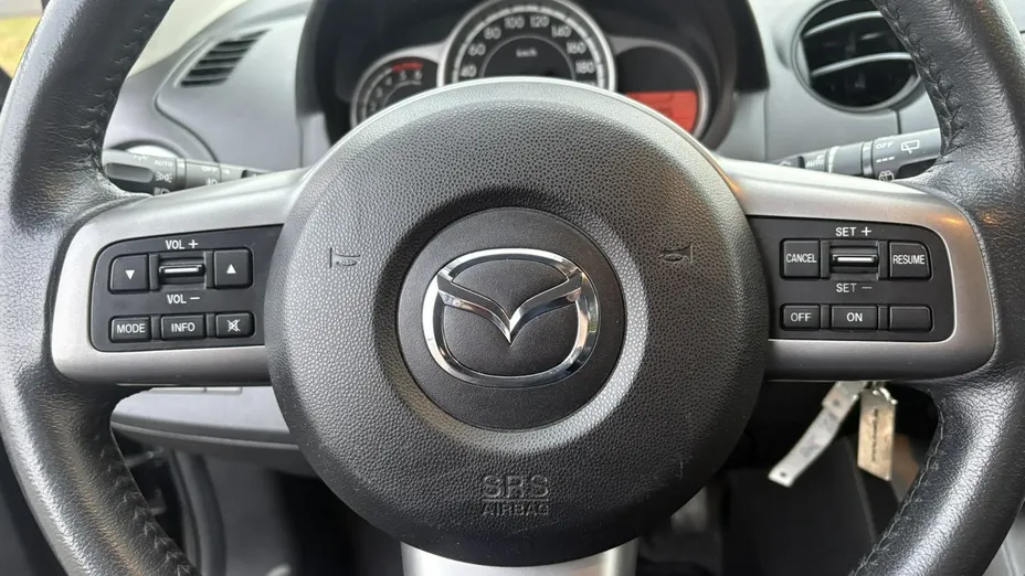 MAZDA 2 -