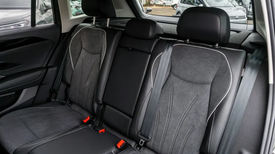 VOLKSWAGEN Tiguan -