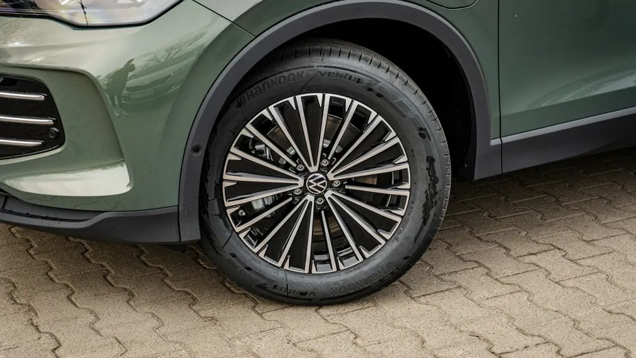 VOLKSWAGEN Tiguan -