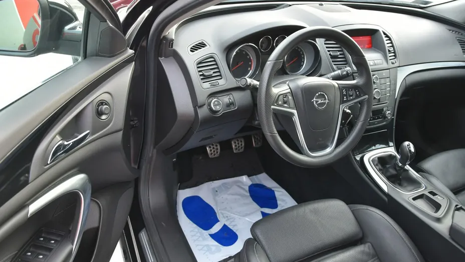 OPEL Insignia -