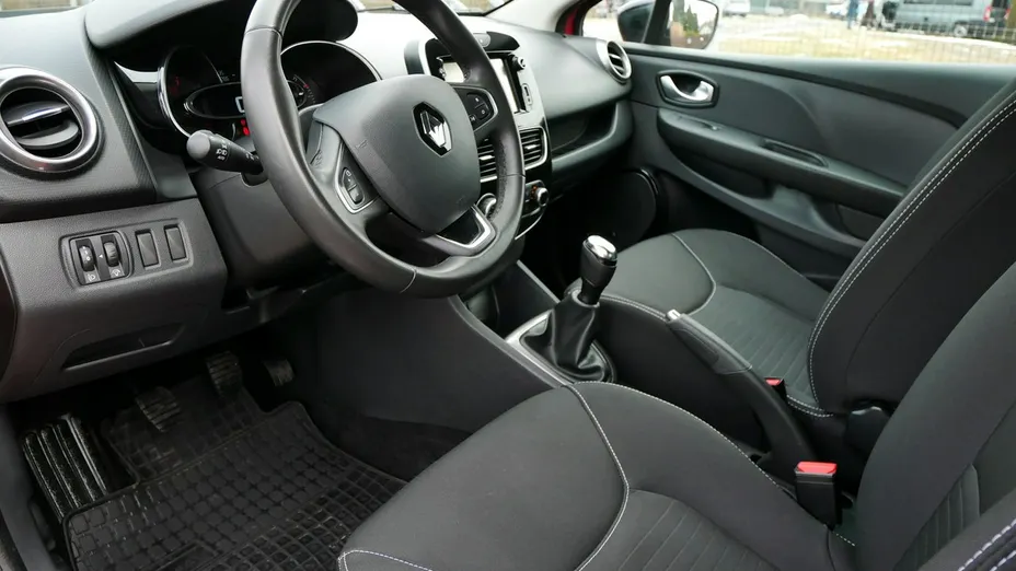 RENAULT Clio -