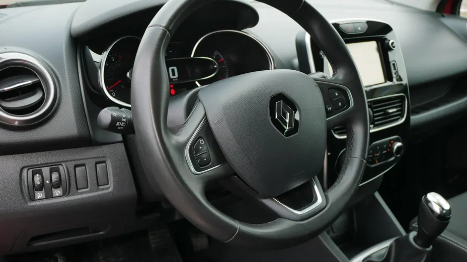RENAULT Clio -