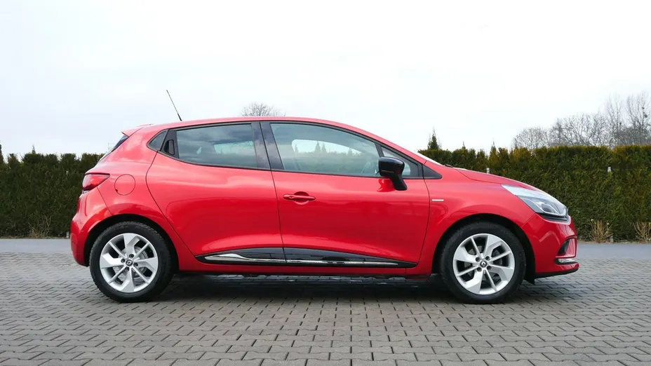 RENAULT Clio -