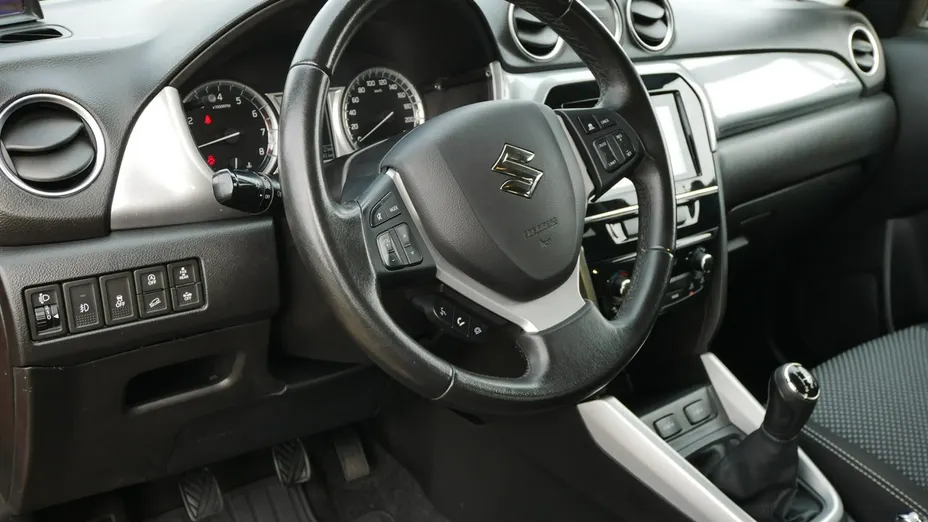SUZUKI Vitara -
