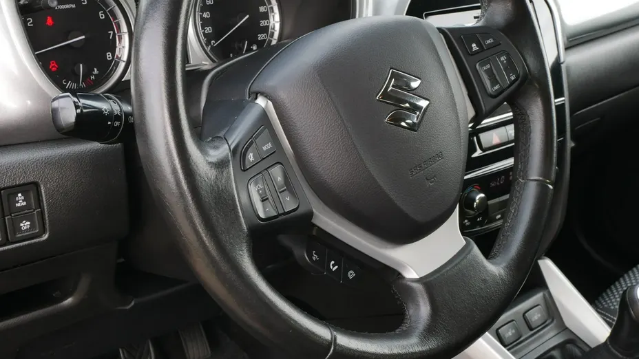 SUZUKI Vitara -