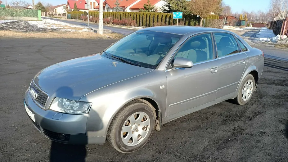 AUDI A4 -