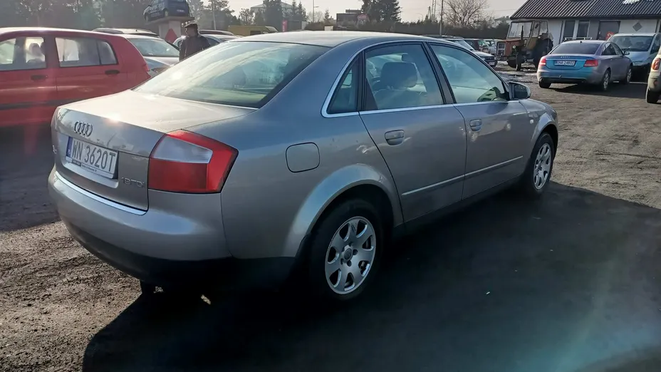AUDI A4 -