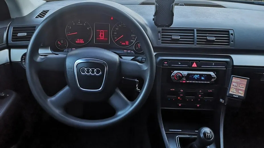 AUDI A4 -