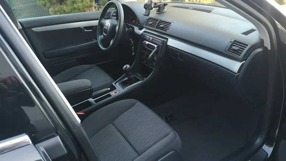 AUDI A4 -