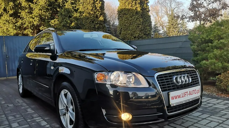 AUDI A4 -