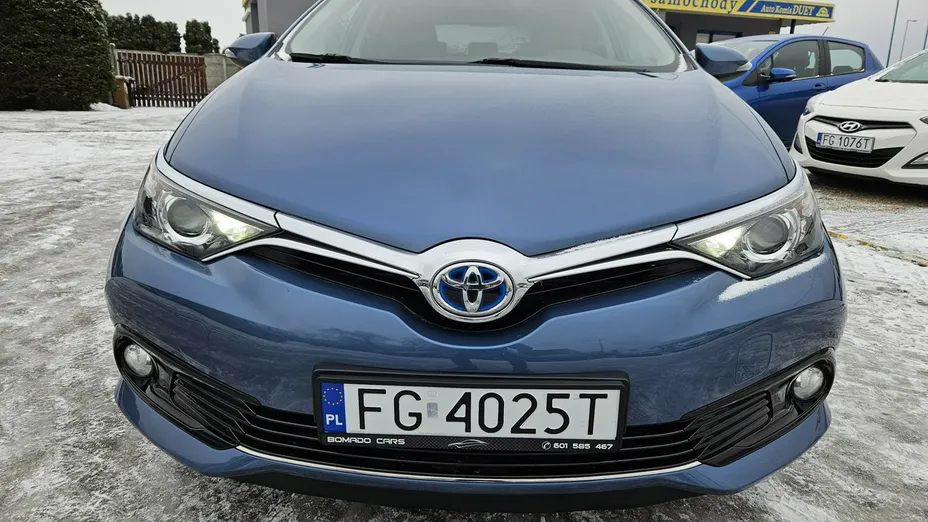 TOYOTA Auris -