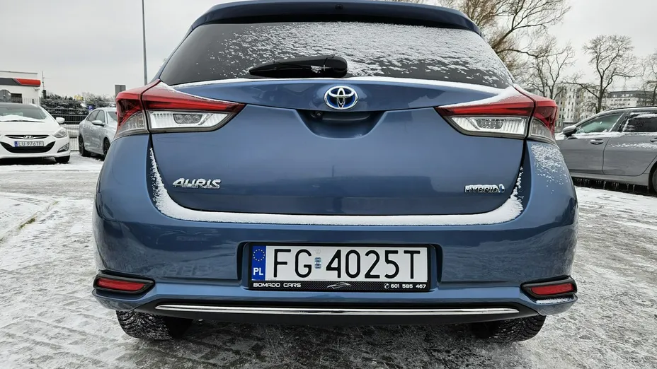 TOYOTA Auris -