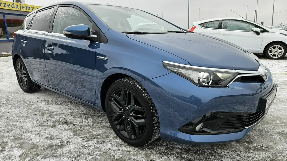 TOYOTA Auris -