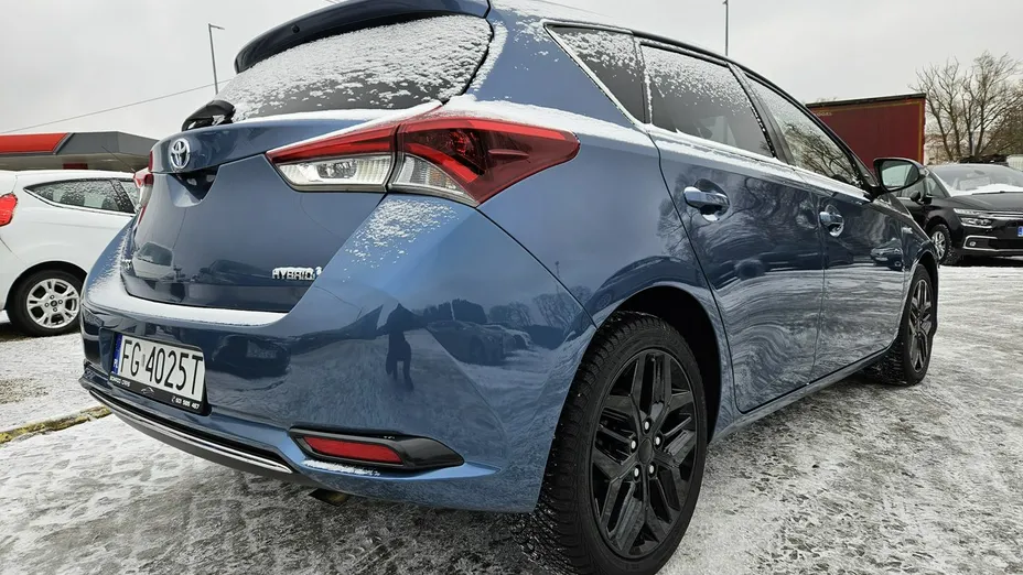 TOYOTA Auris -