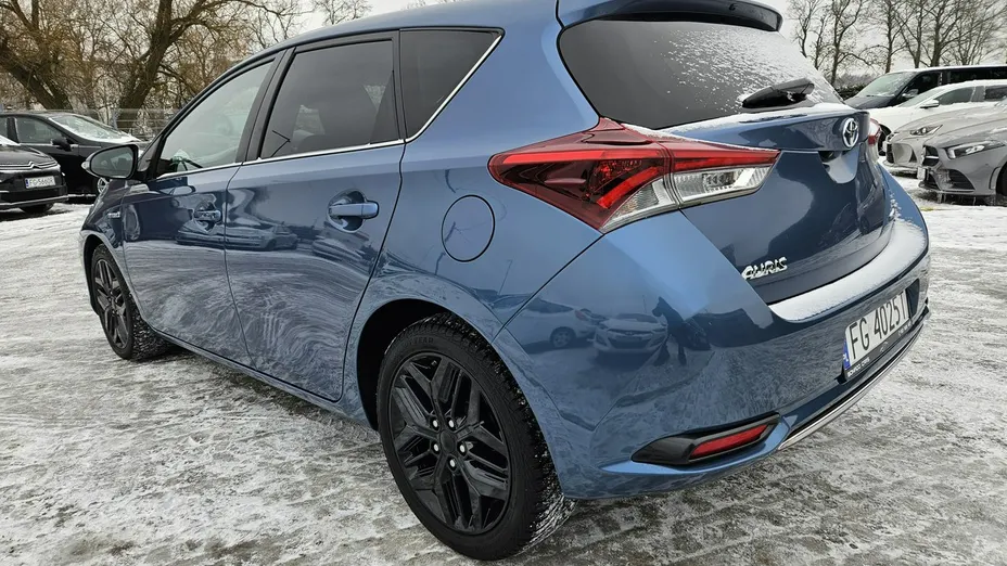 TOYOTA Auris -