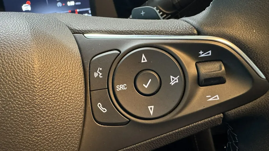 OPEL Grandland X -