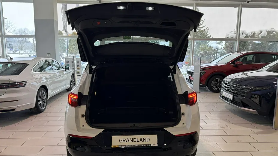 OPEL Grandland X -