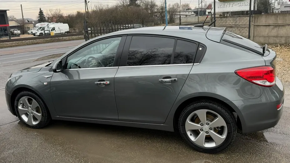 CHEVROLET Cruze -