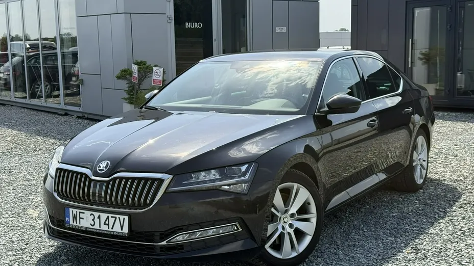 SKODA Superb -
