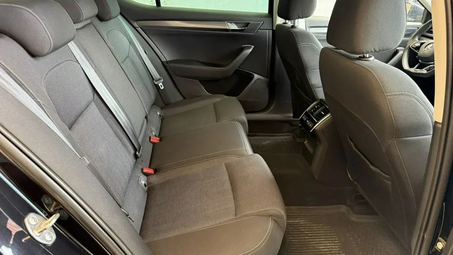 SKODA Superb -