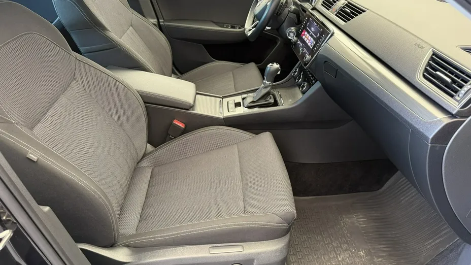 SKODA Superb -