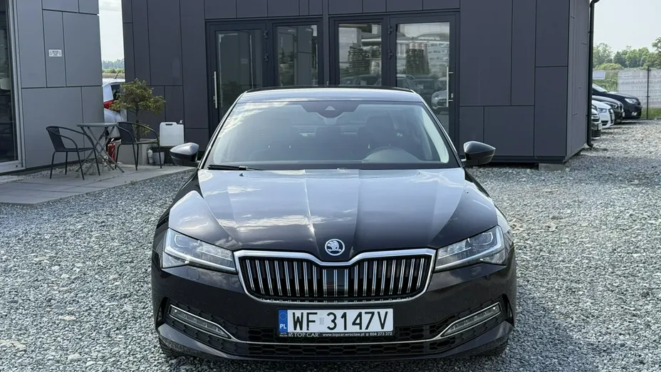 SKODA Superb -