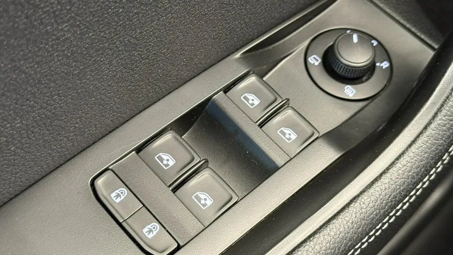 SKODA Superb -