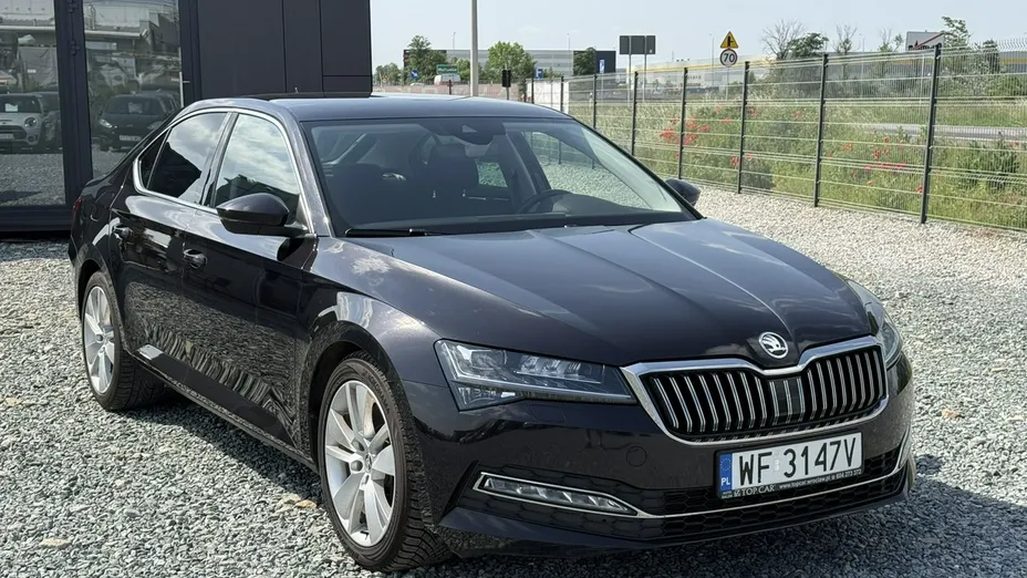 SKODA Superb -