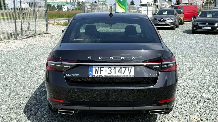 SKODA Superb -