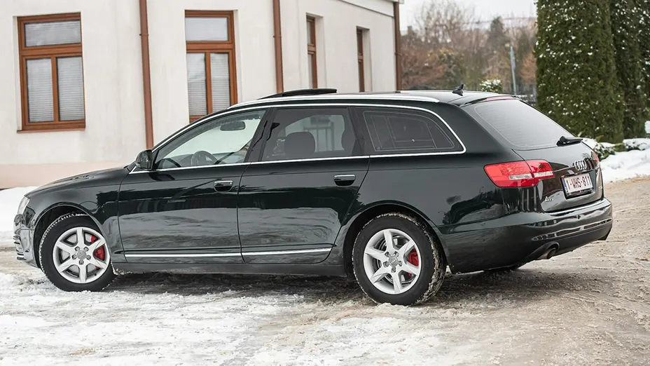 AUDI A6 -