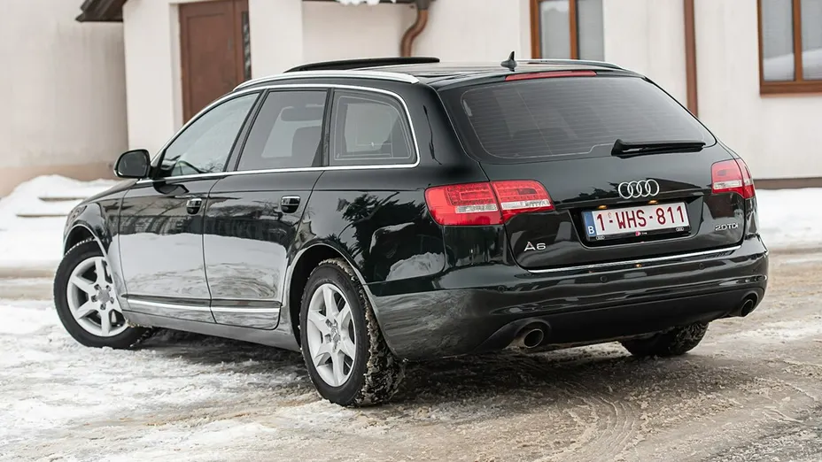 AUDI A6 -