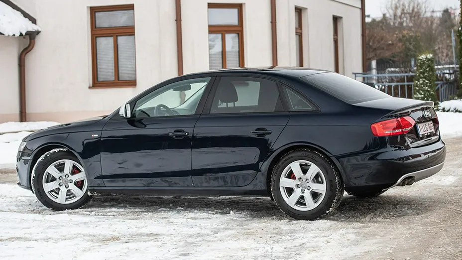 AUDI A4 -