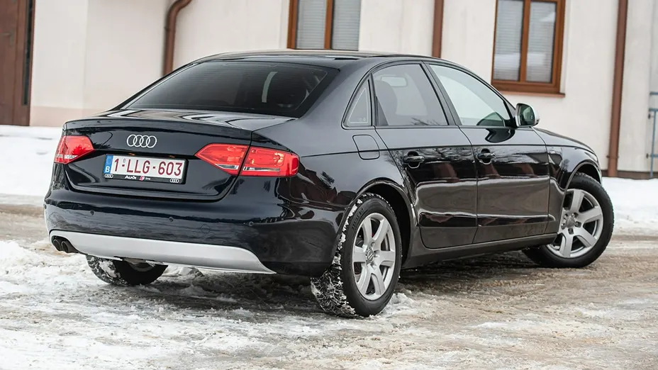 AUDI A4 -