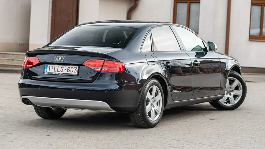 AUDI A4 -